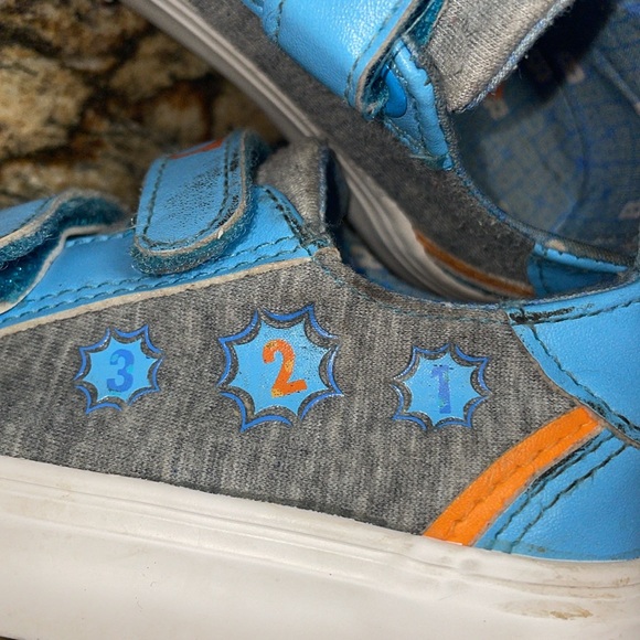 Blippi licensed hook and loop fastener sneakers size toddler 7 - Picture 4 of 7